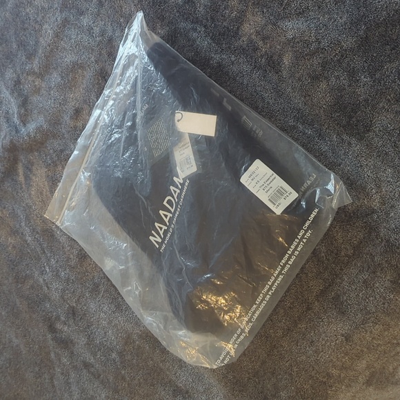 NWT - NAADAM 100% cashmere the essentials men's sweater - Color Navy - Picture 4 of 9